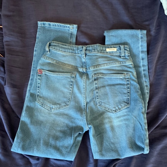 Trendy Mom Jeans From Spain - Picture 2 of 2